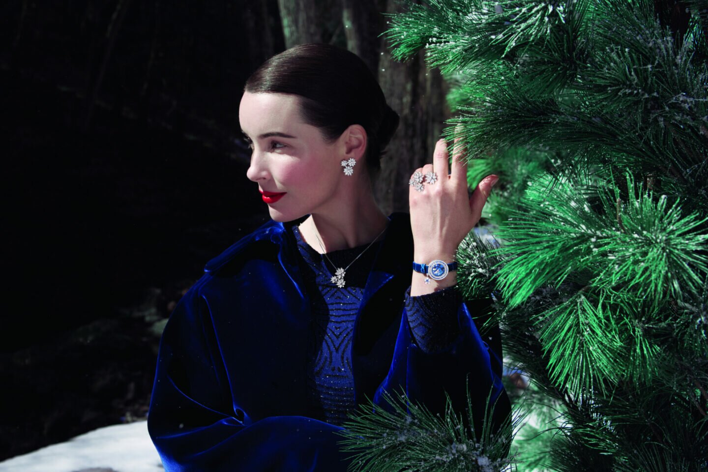 Wear These New Designs From Van Cleef & Arpels’ Diamond Breeze Collection On Your Winter Getaway